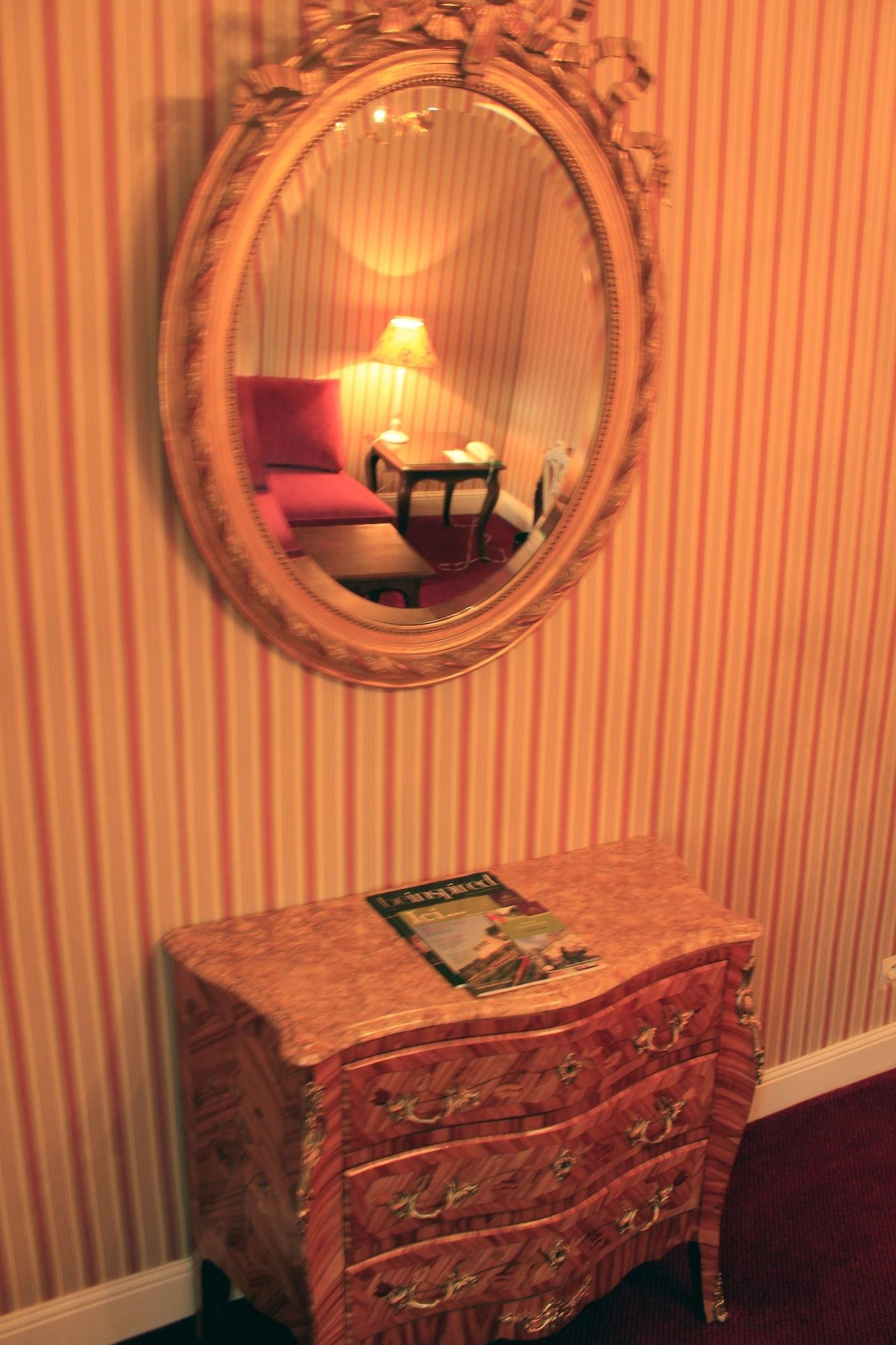 Hotel Le Choiseul อองบวส ภายนอก รูปภาพ