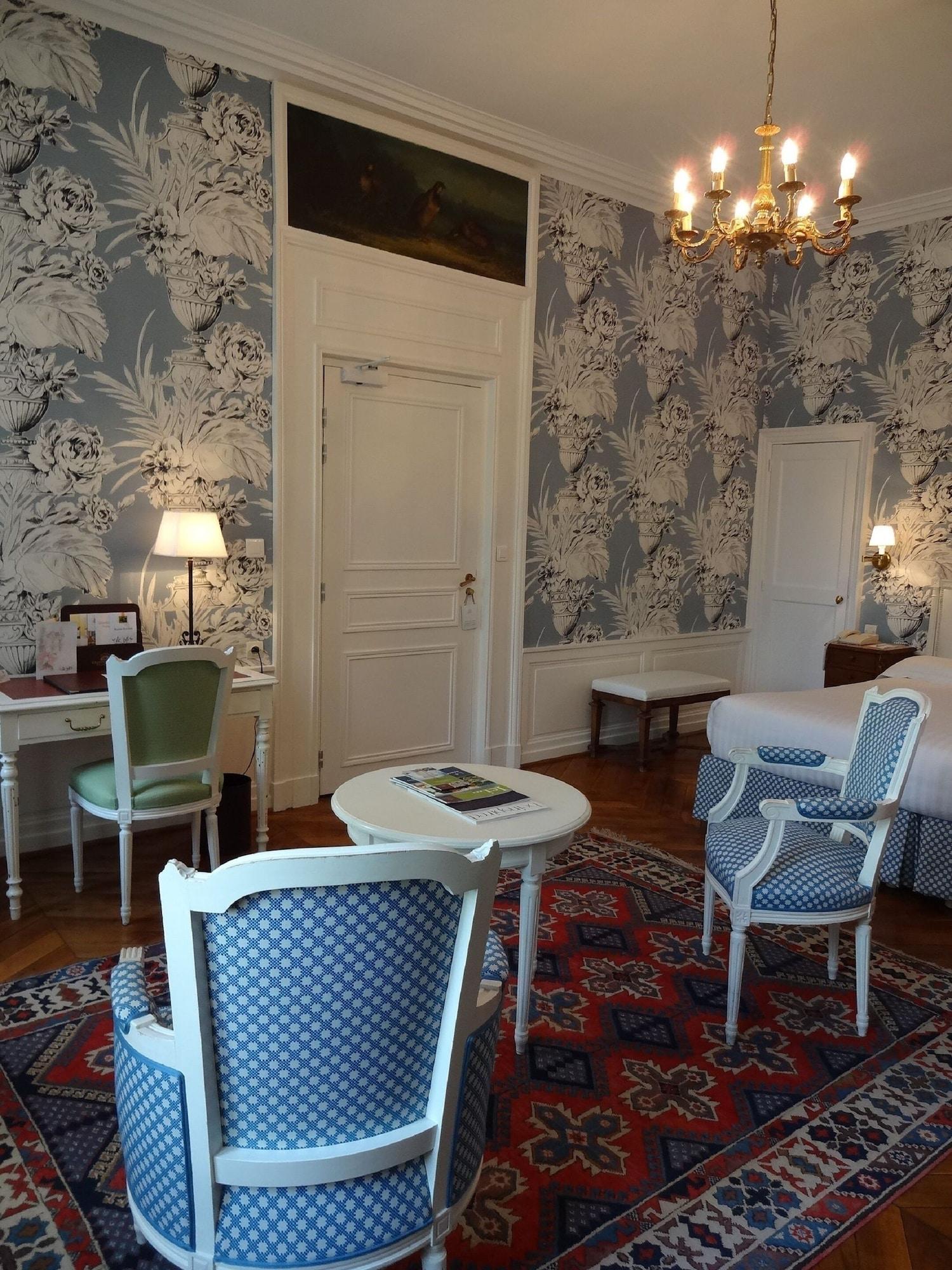 Hotel Le Choiseul อองบวส ภายนอก รูปภาพ