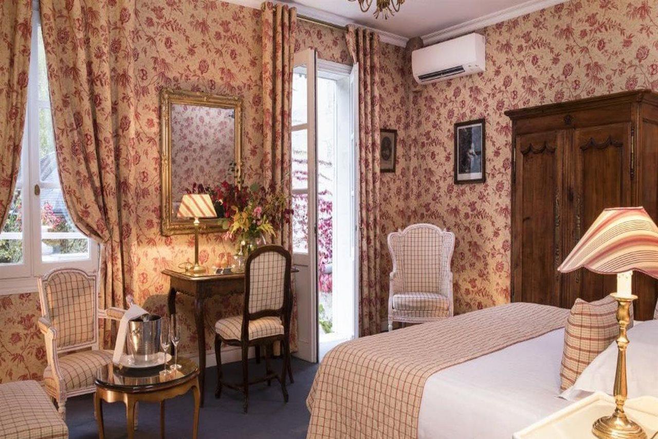 Hotel Le Choiseul อองบวส ภายนอก รูปภาพ
