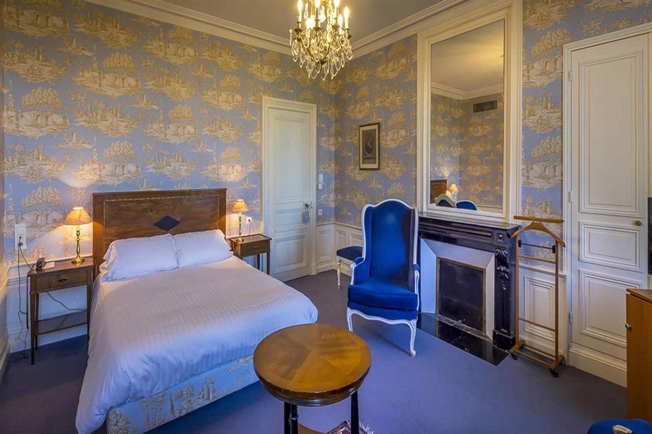 Hotel Le Choiseul อองบวส ภายนอก รูปภาพ