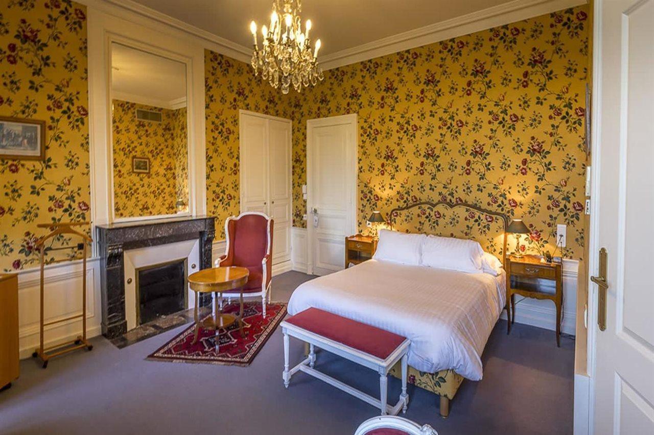Hotel Le Choiseul อองบวส ภายนอก รูปภาพ