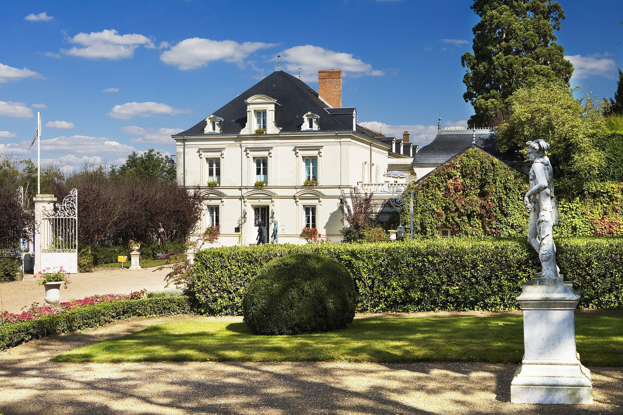 Hotel Le Choiseul อองบวส ภายนอก รูปภาพ